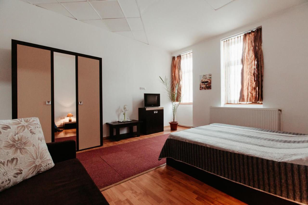 Casa Preturii Hotel Tîrgu Lăpuş Esterno foto