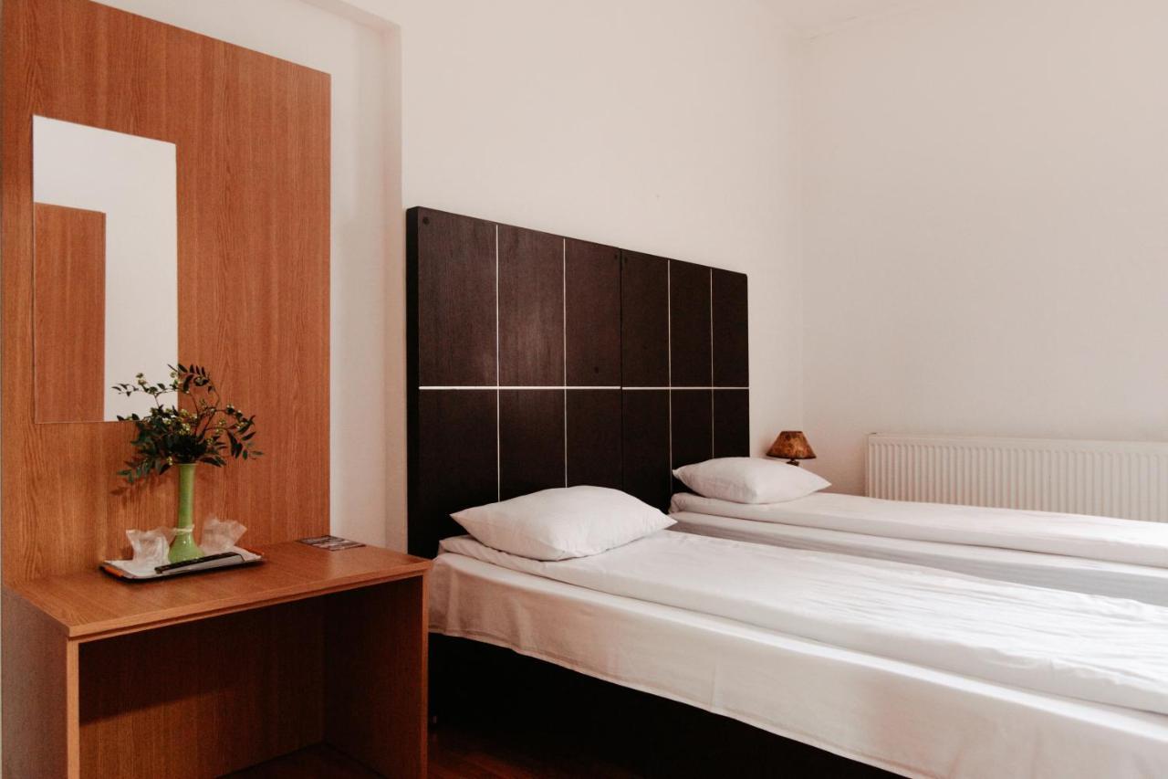 Casa Preturii Hotel Tîrgu Lăpuş Esterno foto
